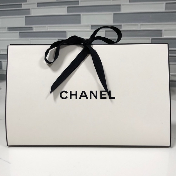 ❌SOLD❌Chanel Mini Shopping Bag/Box - Picture 1 of 5
